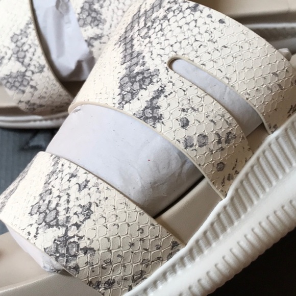 cole haan 2 zerogrand slot sandals